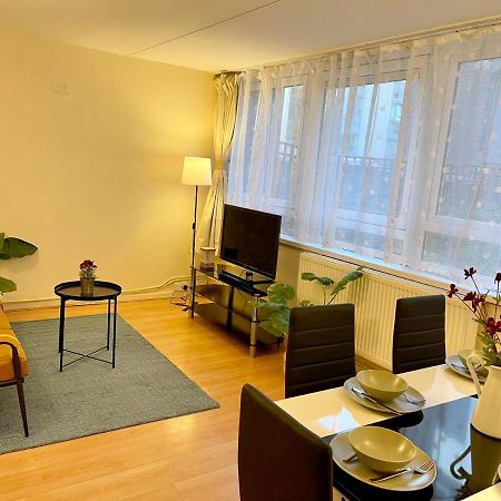 3Br Central London Close Station Exteriör bild