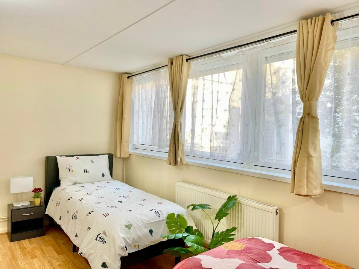 3Br Central London Close Station Exteriör bild