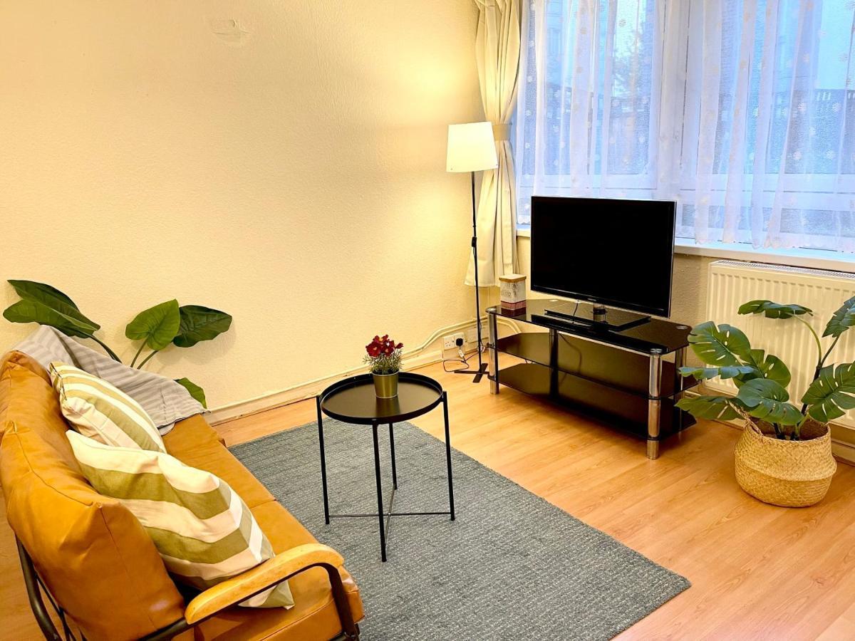 3Br Central London Close Station Exteriör bild